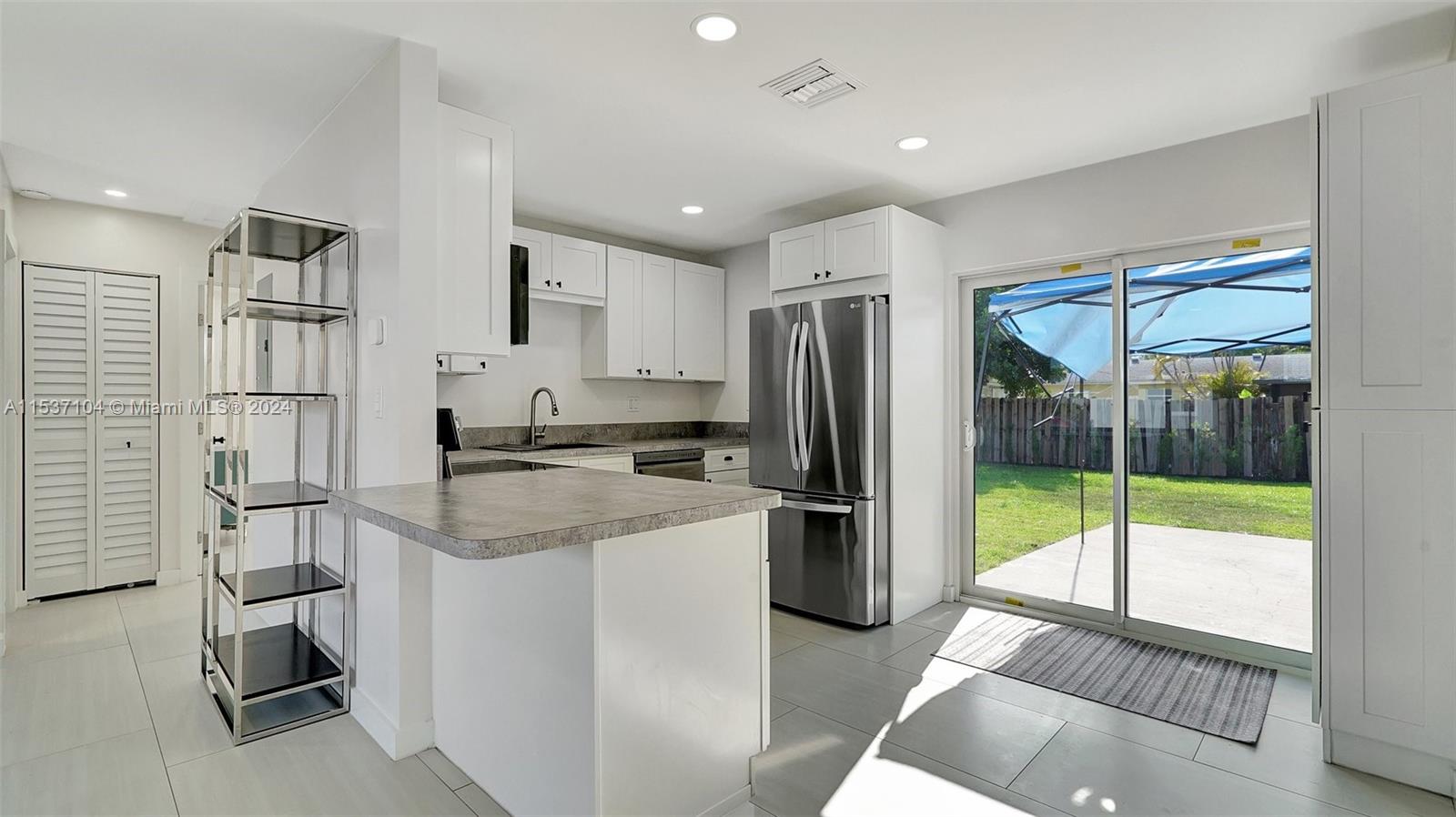 1621 47th Ter, Fort Lauderdale, FL, 33317 United States, 3 Bedrooms Bedrooms, ,2 BathroomsBathrooms,Residential,For Sale,47th Ter,A11537104