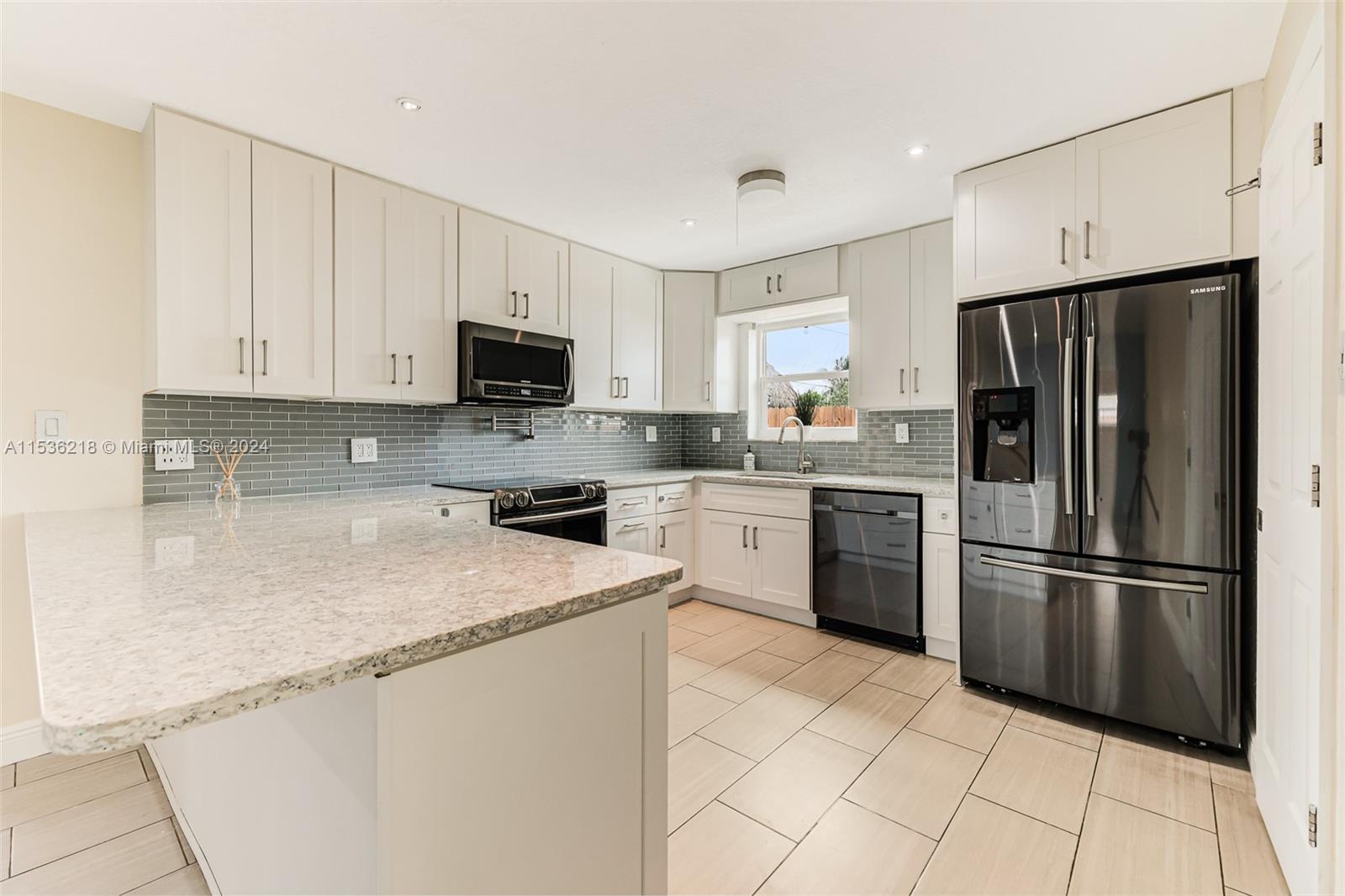 1212 N 31st Ct, Hollywood, Florida 33021, 3 Bedrooms Bedrooms, ,2 BathroomsBathrooms,Residential,For Sale,1212 N 31st Ct,A11536218