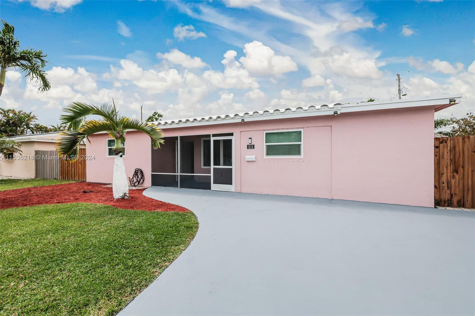 1212 N 31st Ct, Hollywood, Florida 33021, 3 Bedrooms Bedrooms, ,2 BathroomsBathrooms,Residential,For Sale,1212 N 31st Ct,A11536218