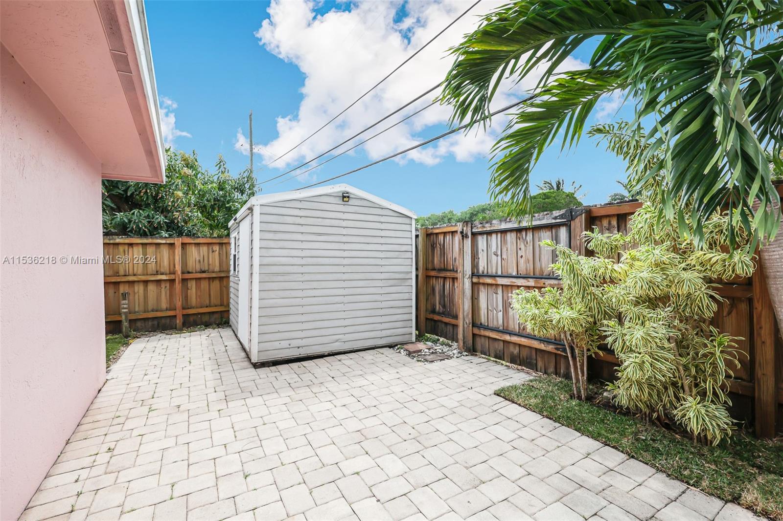 1212 N 31st Ct, Hollywood, Florida 33021, 3 Bedrooms Bedrooms, ,2 BathroomsBathrooms,Residential,For Sale,1212 N 31st Ct,A11536218