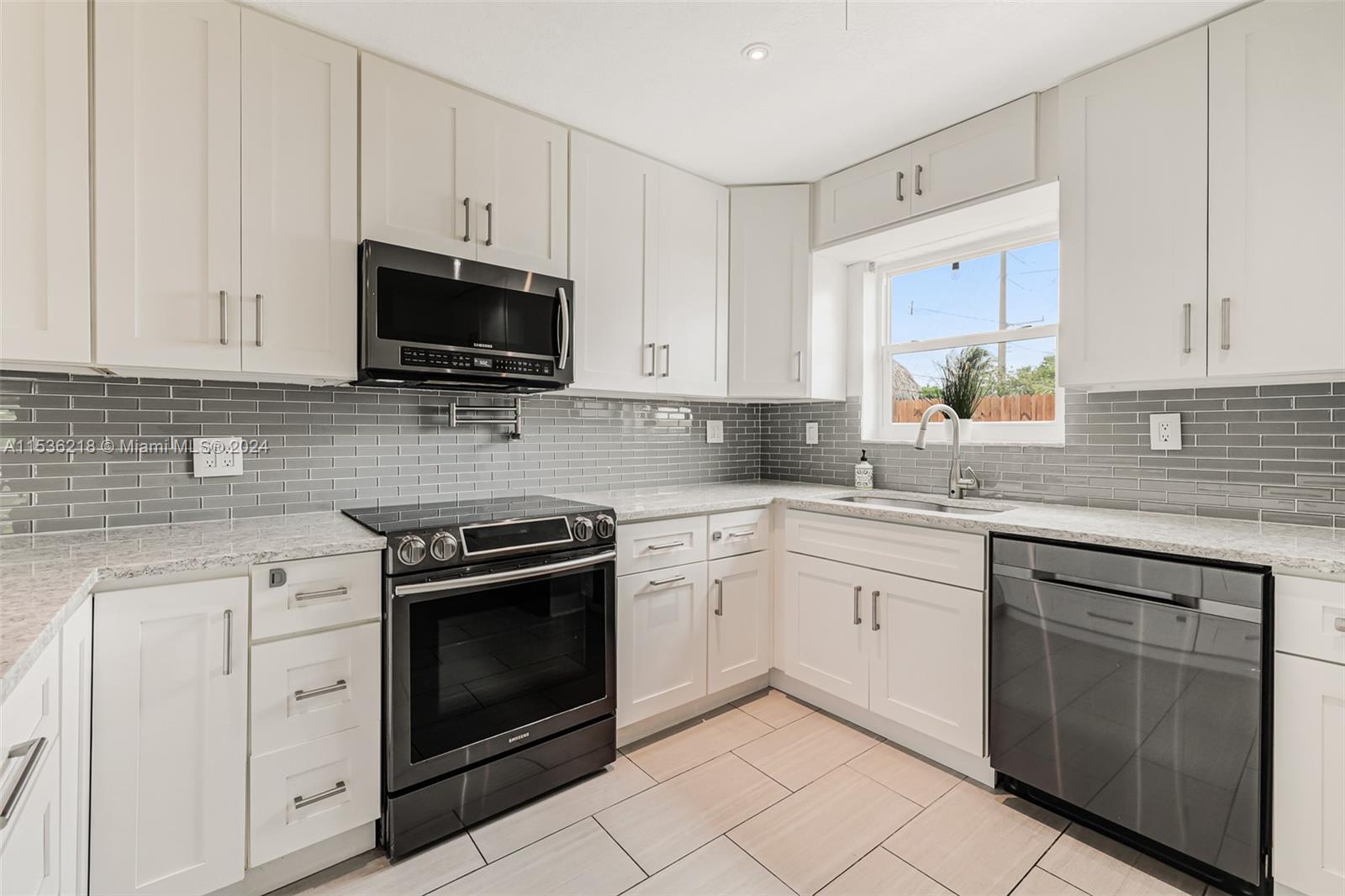 1212 N 31st Ct, Hollywood, Florida 33021, 3 Bedrooms Bedrooms, ,2 BathroomsBathrooms,Residential,For Sale,1212 N 31st Ct,A11536218