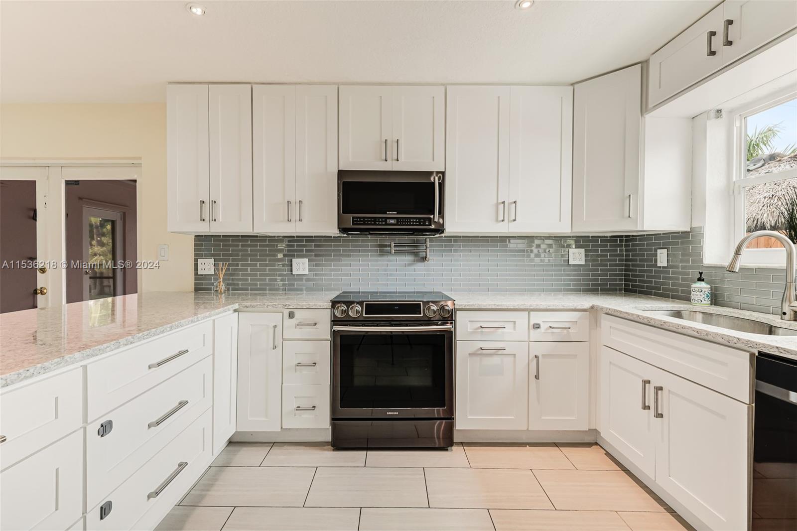 1212 N 31st Ct, Hollywood, Florida 33021, 3 Bedrooms Bedrooms, ,2 BathroomsBathrooms,Residential,For Sale,1212 N 31st Ct,A11536218