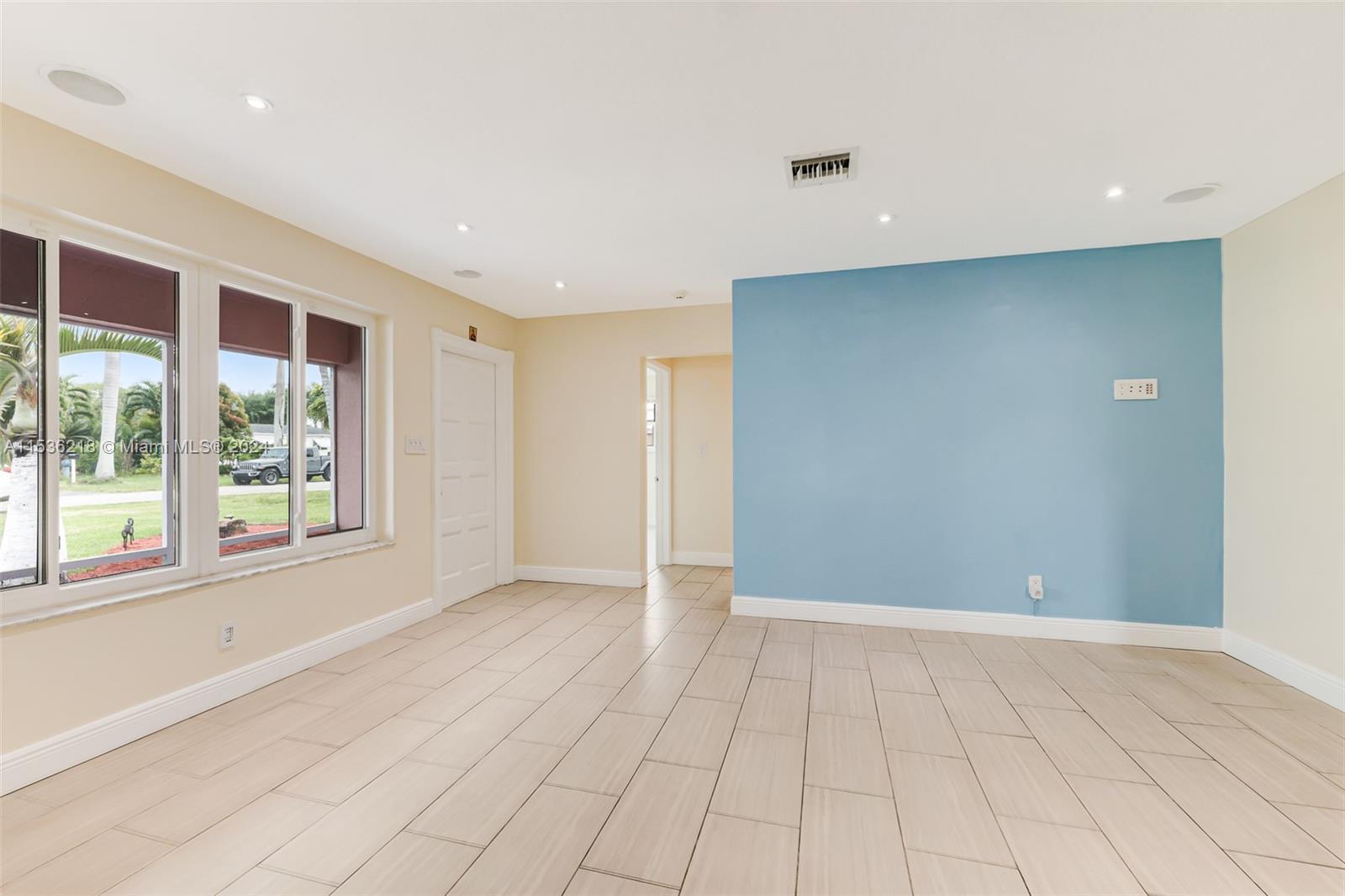 1212 N 31st Ct, Hollywood, Florida 33021, 3 Bedrooms Bedrooms, ,2 BathroomsBathrooms,Residential,For Sale,1212 N 31st Ct,A11536218