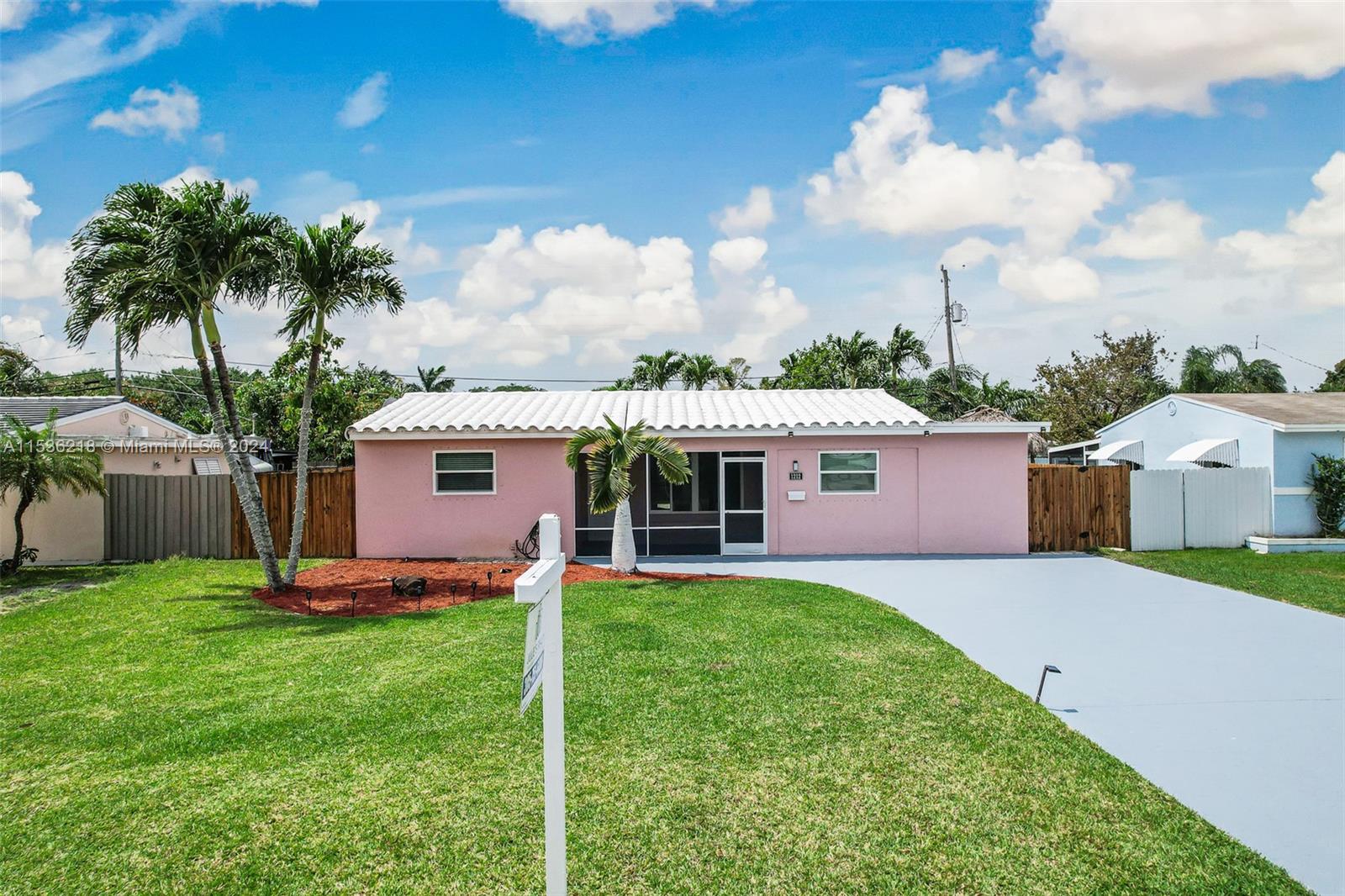 1212 N 31st Ct, Hollywood, Florida 33021, 3 Bedrooms Bedrooms, ,2 BathroomsBathrooms,Residential,For Sale,1212 N 31st Ct,A11536218