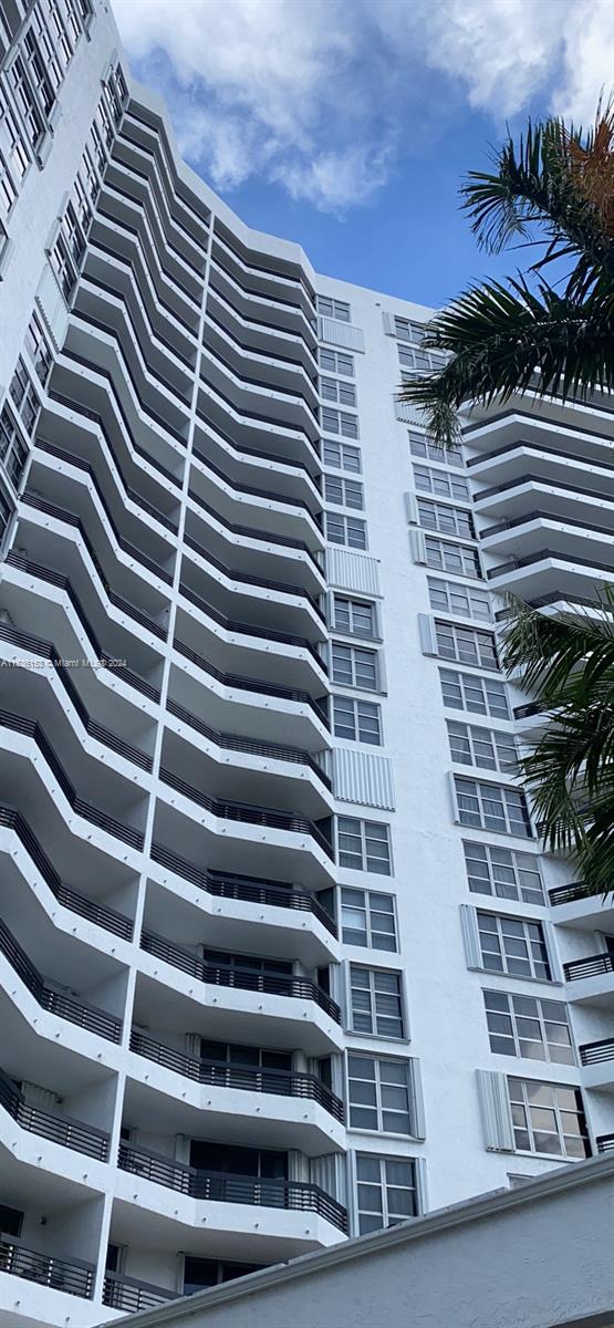 3400 NE 192nd St 1007, Aventura, Florida 33180, 2 Bedrooms Bedrooms, ,2 BathroomsBathrooms,Residentiallease,For Rent,3400 NE 192nd St 1007,A11536153