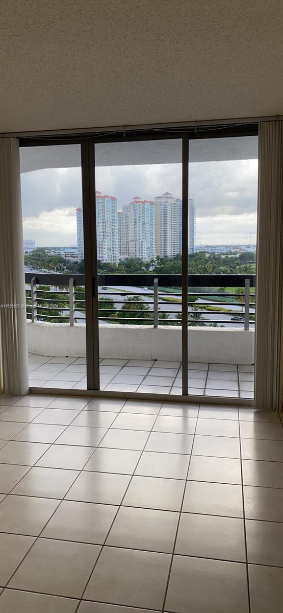 3400 NE 192nd St 1007, Aventura, Florida 33180, 2 Bedrooms Bedrooms, ,2 BathroomsBathrooms,Residentiallease,For Rent,3400 NE 192nd St 1007,A11536153