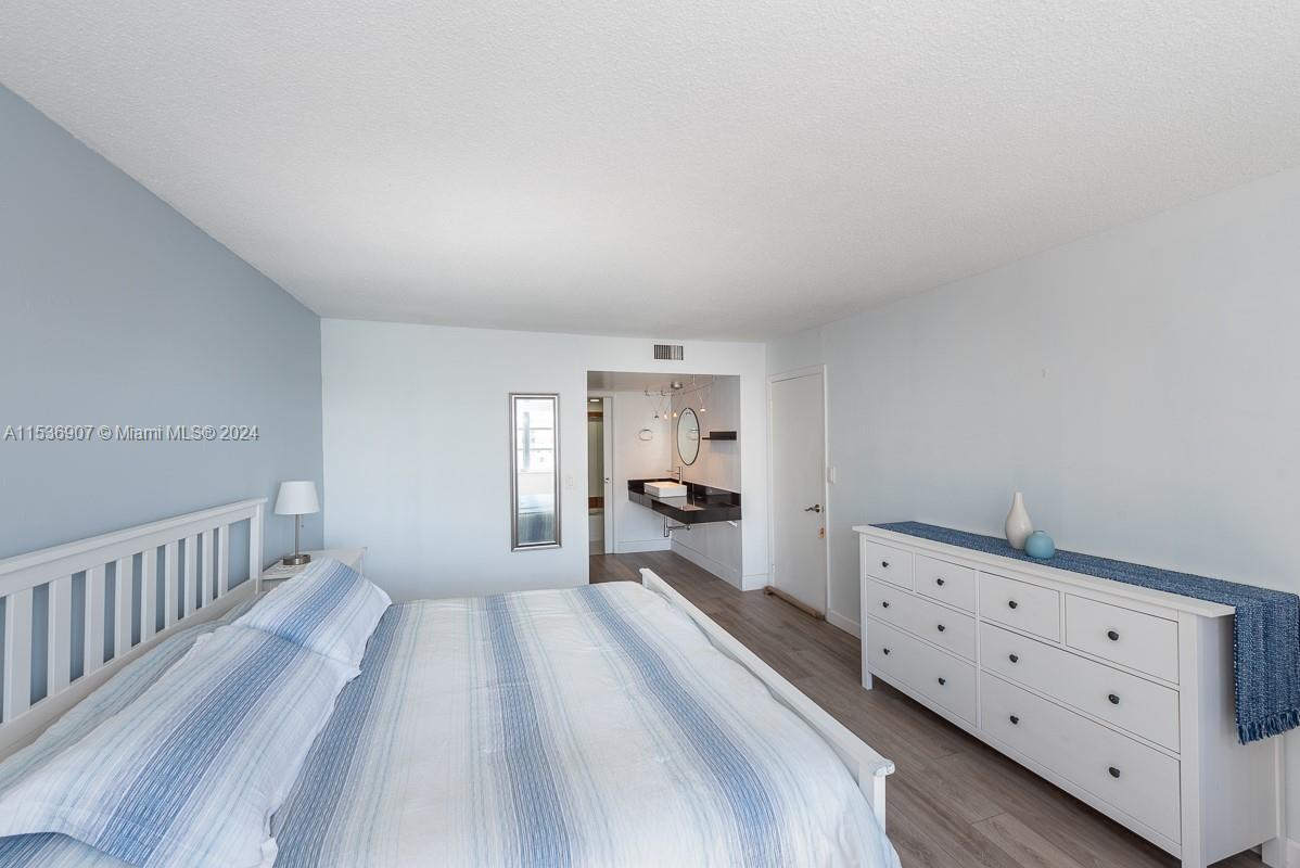 2780 183rd St, Aventura, FL, 33160 United States, 2 Bedrooms Bedrooms, ,2 BathroomsBathrooms,Residential,For Sale,183rd St,A11536907