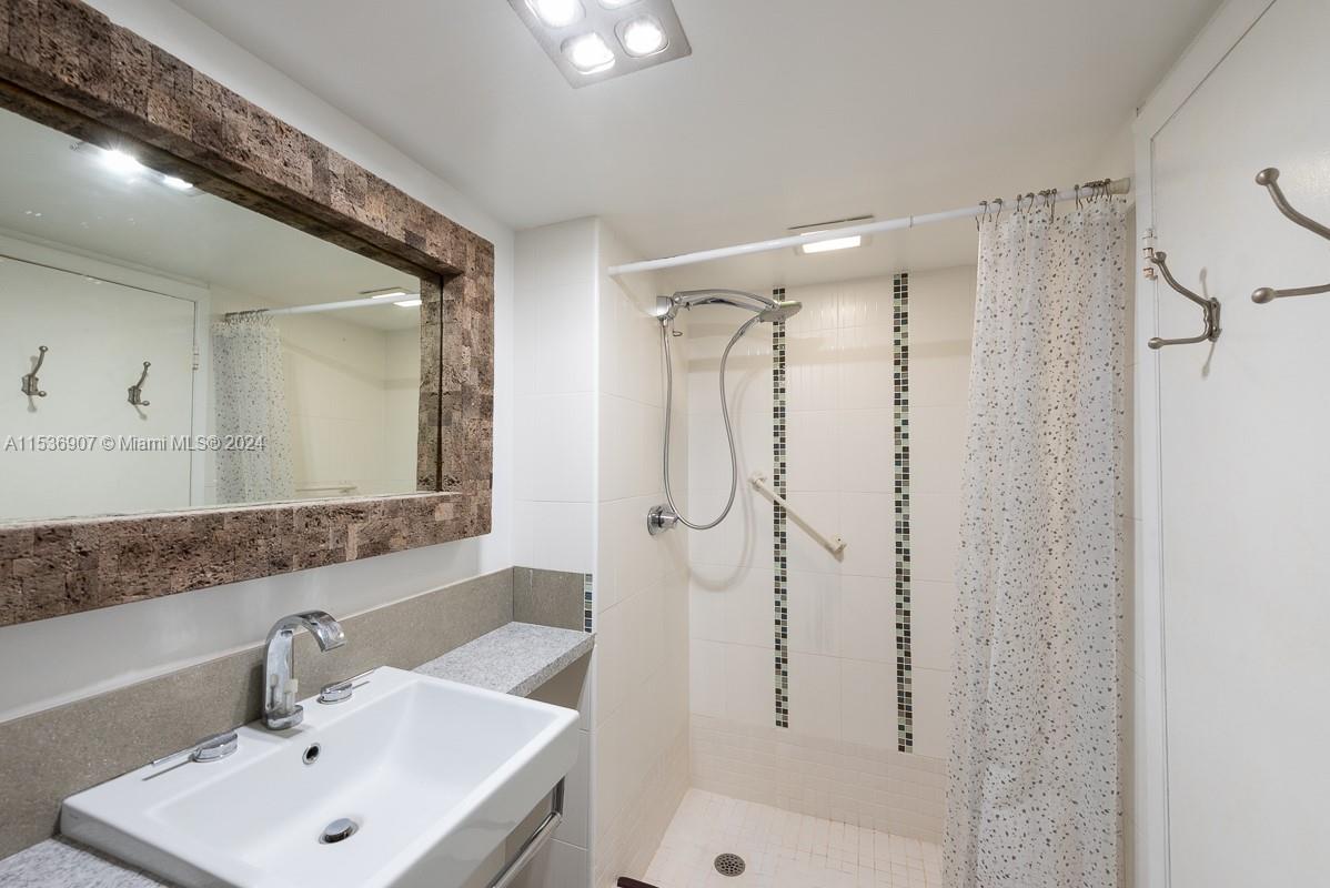 2780 183rd St, Aventura, FL, 33160 United States, 2 Bedrooms Bedrooms, ,2 BathroomsBathrooms,Residential,For Sale,183rd St,A11536907