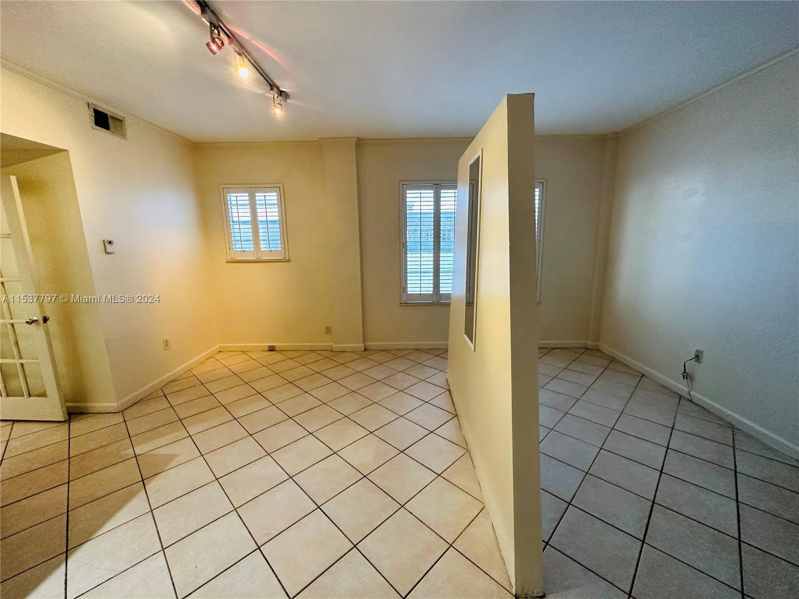 1200 Euclid Ave 104, Miami Beach, Florida 33139, ,1 BathroomBathrooms,Residentiallease,For Rent,1200 Euclid Ave 104,A11537797