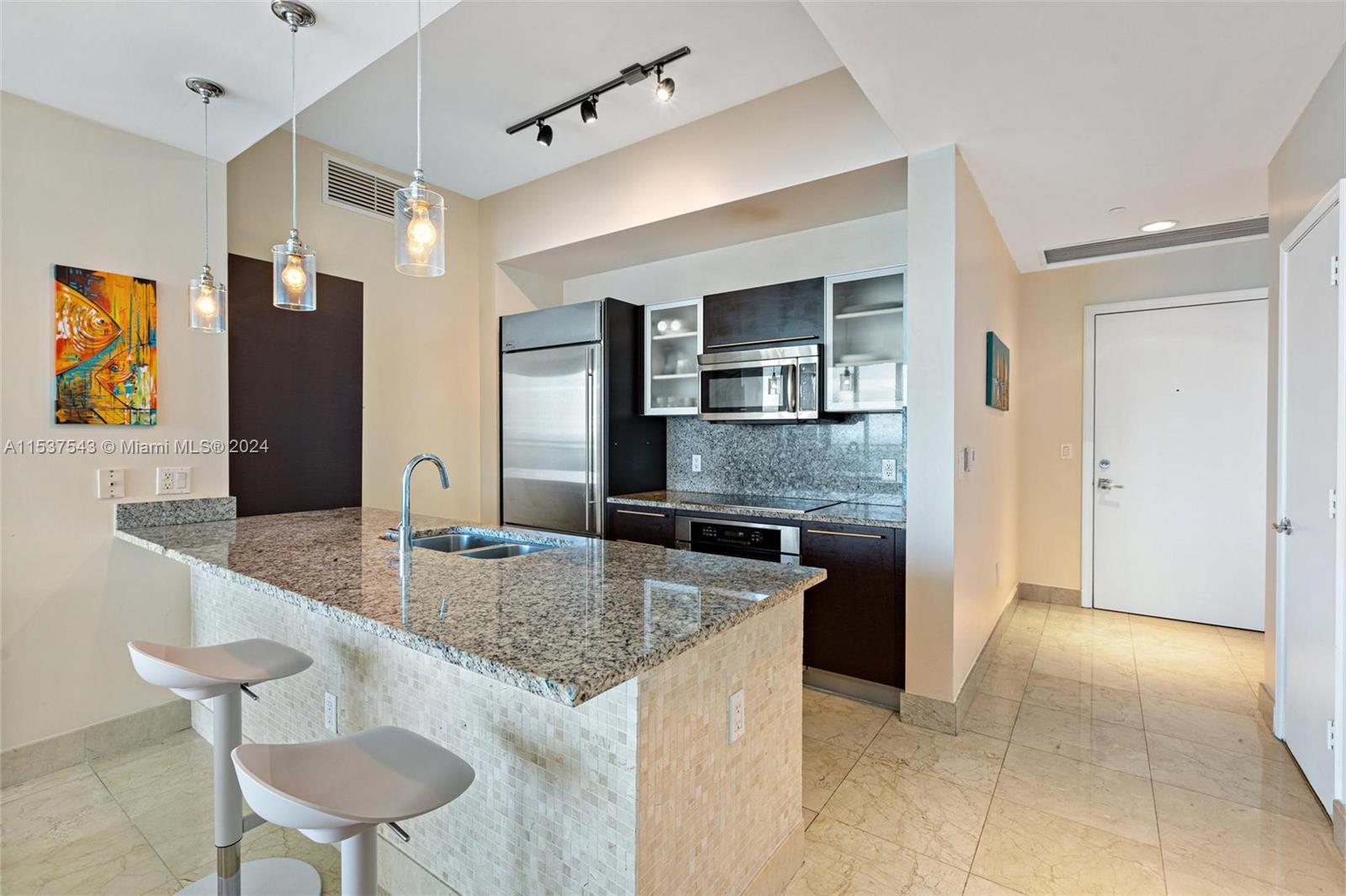 950 Brickell Bay Dr 4511, Miami, Florida 33131, 1 Bedroom Bedrooms, ,2 BathroomsBathrooms,Residentiallease,For Rent,950 Brickell Bay Dr 4511,A11537543