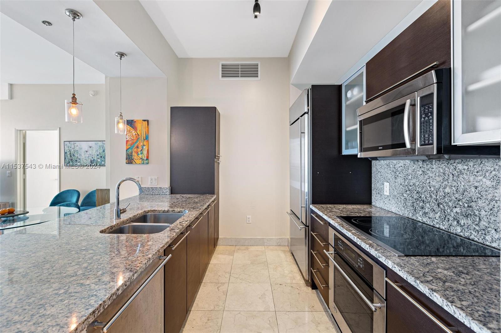 950 Brickell Bay Dr 4511, Miami, Florida 33131, 1 Bedroom Bedrooms, ,2 BathroomsBathrooms,Residentiallease,For Rent,950 Brickell Bay Dr 4511,A11537543