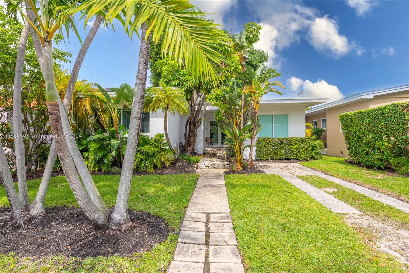 9016 Garland Ave, Surfside, Florida 33154, 3 Bedrooms Bedrooms, ,2 BathroomsBathrooms,Residentiallease,For Rent,9016 Garland Ave,A11536303