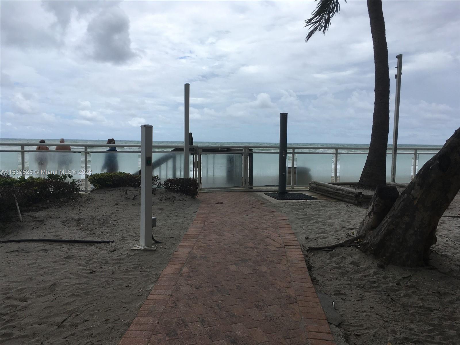 3000 S Ocean Dr 214, Hollywood, Florida 33019, 1 Bedroom Bedrooms, ,1 BathroomBathrooms,Residentiallease,For Rent,3000 S Ocean Dr 214,A11537525