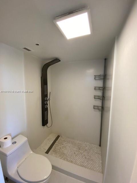 2829 Indian Creek Dr 408, Miami Beach, Florida 33140, 1 Bedroom Bedrooms, ,1 BathroomBathrooms,Residential,For Sale,2829 Indian Creek Dr 408,A11537812