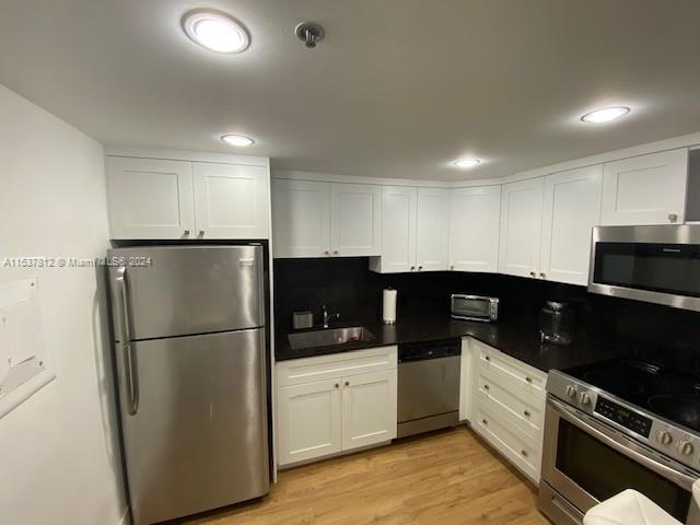 2829 Indian Creek Dr 408, Miami Beach, Florida 33140, 1 Bedroom Bedrooms, ,1 BathroomBathrooms,Residential,For Sale,2829 Indian Creek Dr 408,A11537812