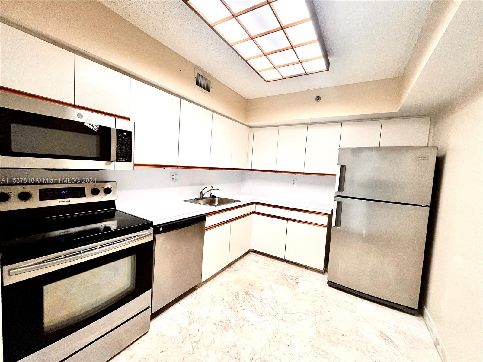 3600 Mystic Pointe Dr 1117, Aventura, Florida 33180, 2 Bedrooms Bedrooms, ,2 BathroomsBathrooms,Residentiallease,For Rent,3600 Mystic Pointe Dr 1117,A11537818