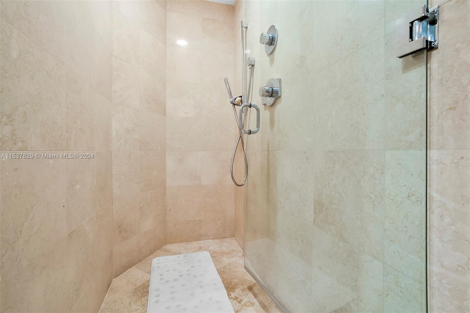 17201 Collins Ave 706, Sunny Isles Beach, Florida 33160, 2 Bedrooms Bedrooms, ,2 BathroomsBathrooms,Residential,For Sale,17201 Collins Ave 706,A11537829