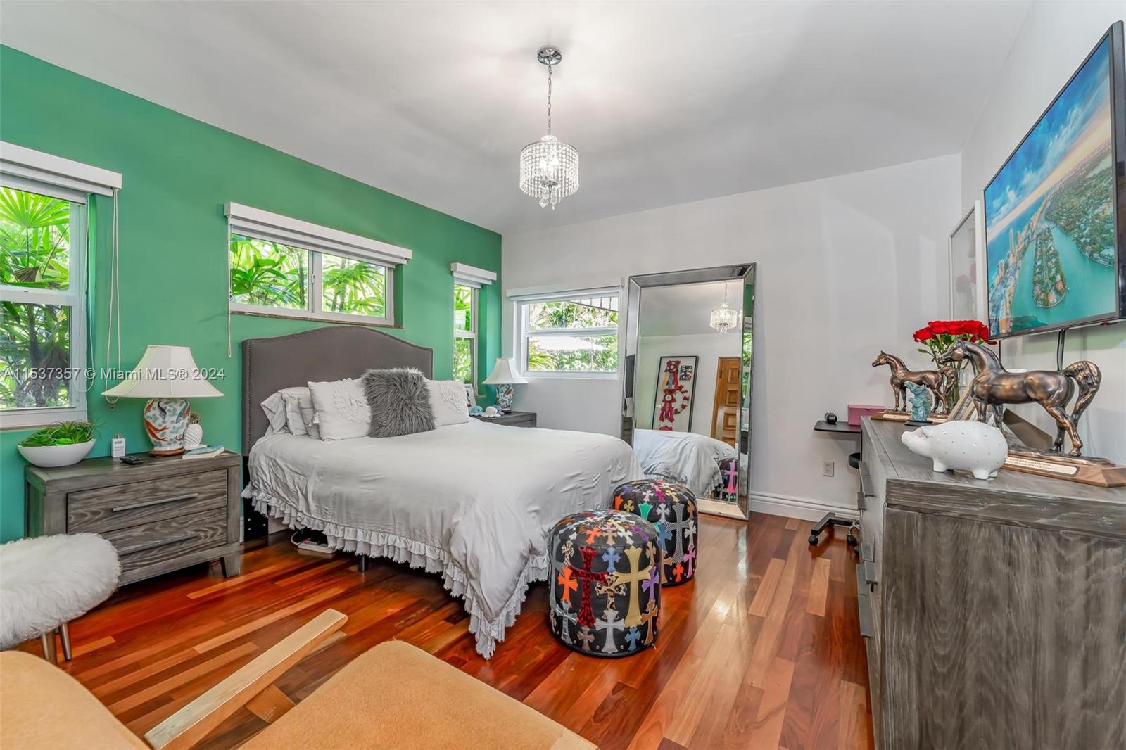 3701 Chase Ave, Miami Beach, Florida 33140, 4 Bedrooms Bedrooms, 9 Rooms Rooms,3 BathroomsBathrooms,Residential,For Sale,3701 Chase Ave,A11537357