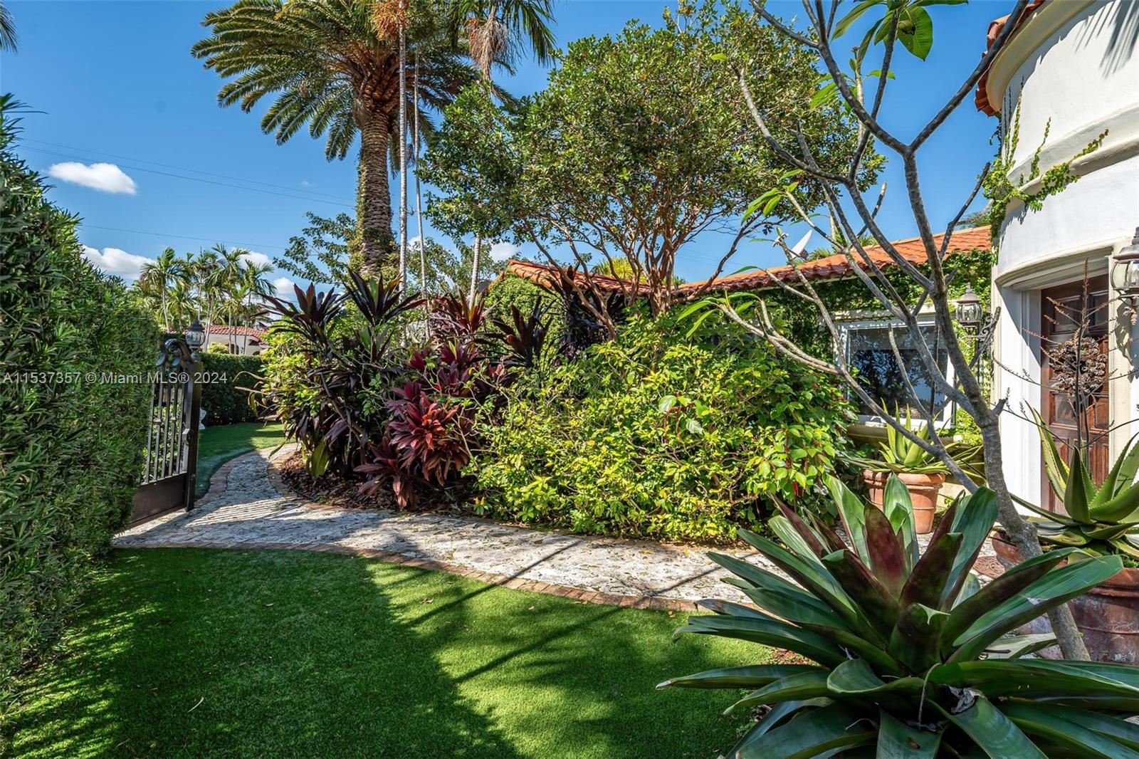 3701 Chase Ave, Miami Beach, FL, 33140 United States, 4 Bedrooms Bedrooms, ,3 BathroomsBathrooms,Residential,For Sale,Chase Ave,A11537357