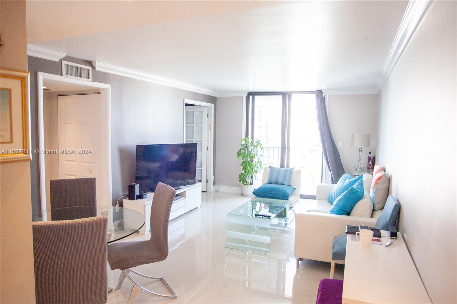 4301 Collins Ave 902, Miami Beach, Florida 33140, 2 Bedrooms Bedrooms, ,2 BathroomsBathrooms,Residentiallease,For Rent,4301 Collins Ave 902,A11537811