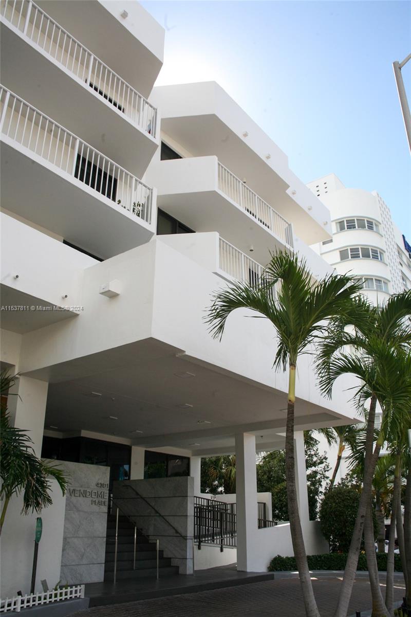 4301 Collins Ave 902, Miami Beach, Florida 33140, 2 Bedrooms Bedrooms, ,2 BathroomsBathrooms,Residentiallease,For Rent,4301 Collins Ave 902,A11537811