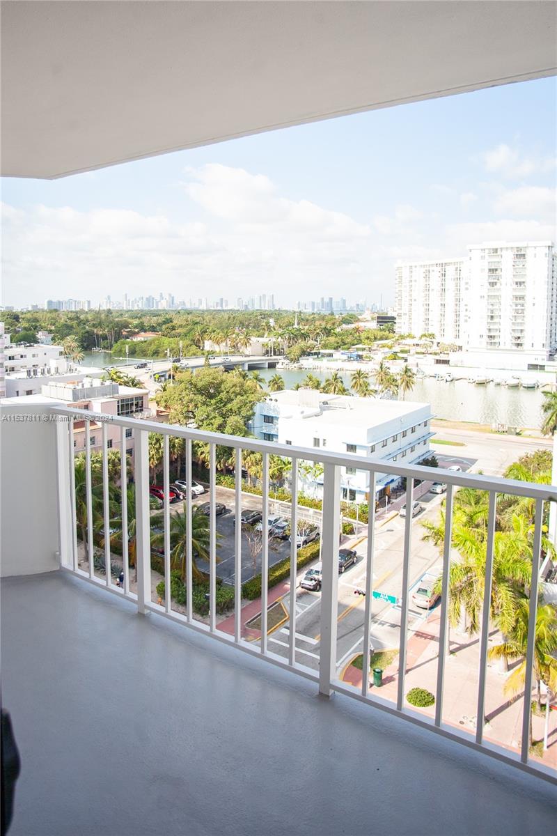 4301 Collins Ave 902, Miami Beach, Florida 33140, 2 Bedrooms Bedrooms, ,2 BathroomsBathrooms,Residentiallease,For Rent,4301 Collins Ave 902,A11537811
