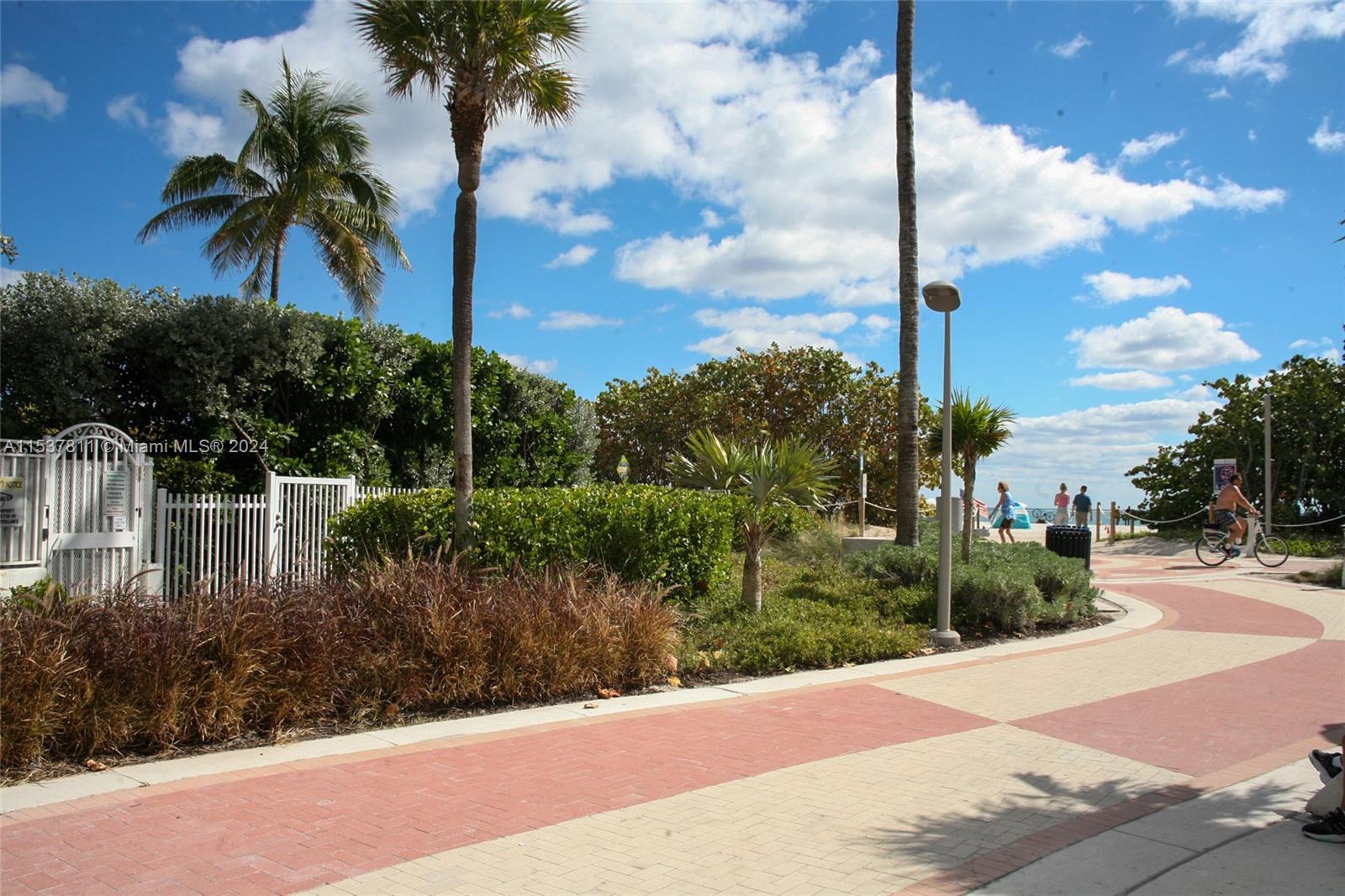 4301 Collins Ave 902, Miami Beach, Florida 33140, 2 Bedrooms Bedrooms, ,2 BathroomsBathrooms,Residentiallease,For Rent,4301 Collins Ave 902,A11537811