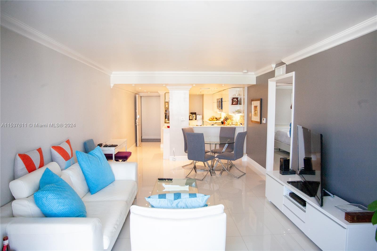 4301 Collins Ave 902, Miami Beach, Florida 33140, 2 Bedrooms Bedrooms, ,2 BathroomsBathrooms,Residentiallease,For Rent,4301 Collins Ave 902,A11537811