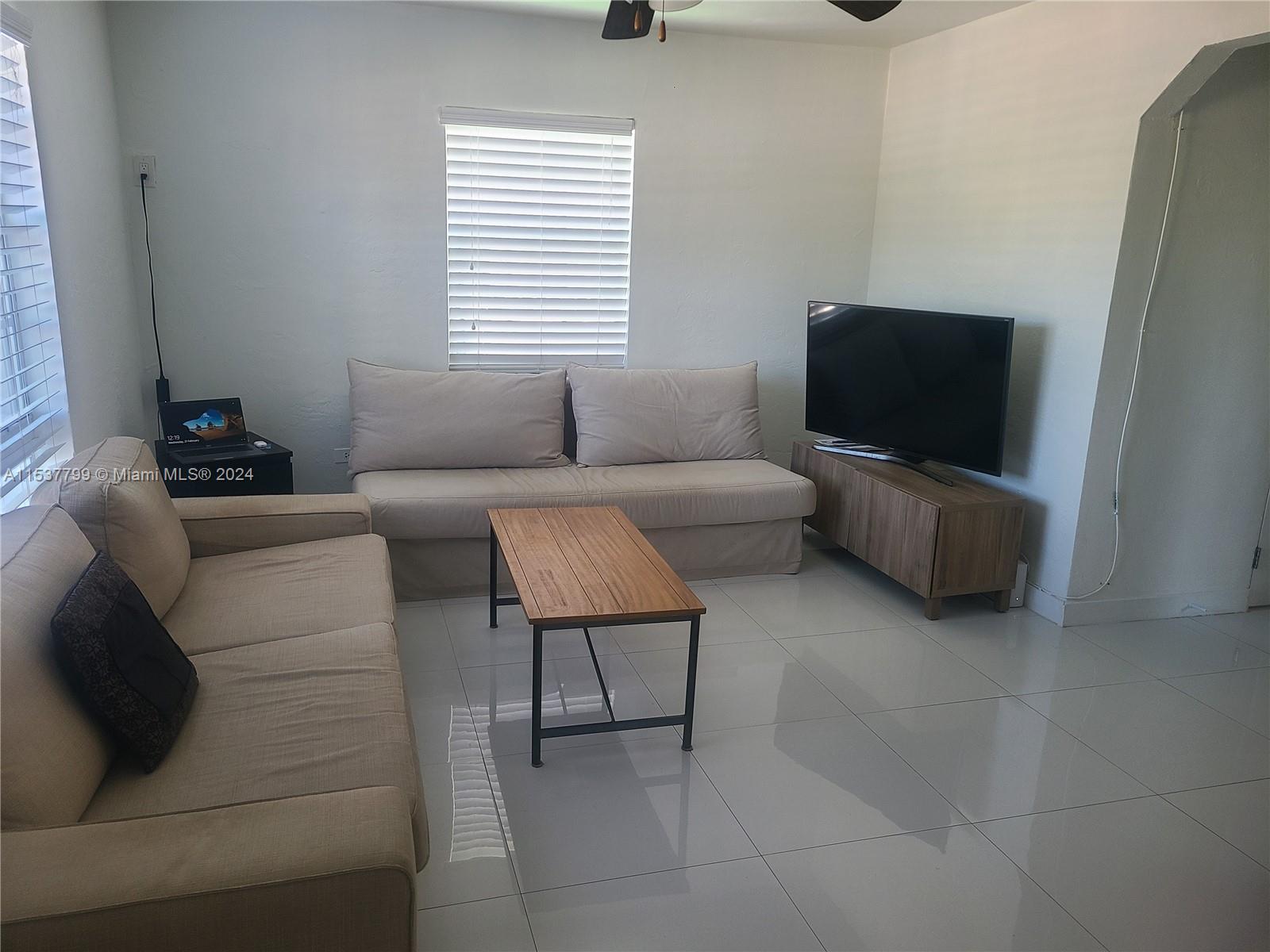 812 86th St 1, Miami Beach, Florida 33141, 3 Bedrooms Bedrooms, ,2 BathroomsBathrooms,Residentiallease,For Rent,812 86th St 1,A11537799