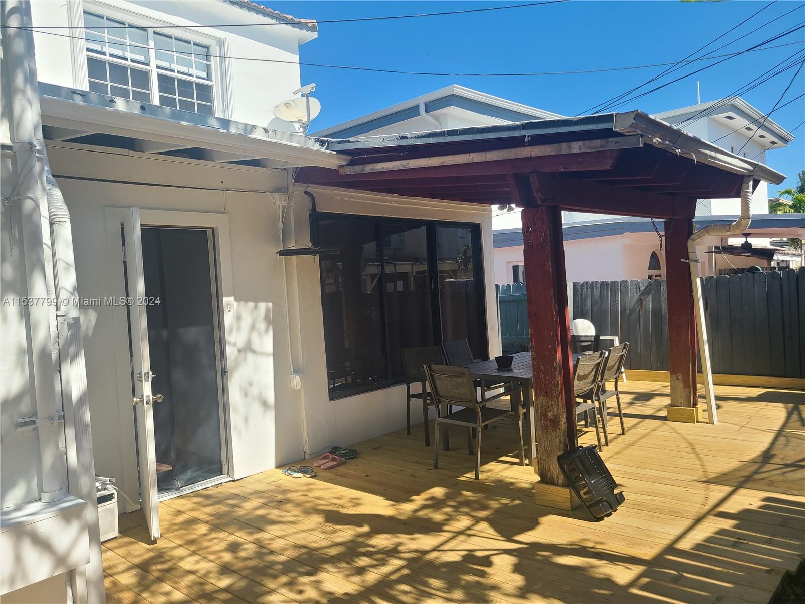 812 86th St 1, Miami Beach, Florida 33141, 3 Bedrooms Bedrooms, ,2 BathroomsBathrooms,Residentiallease,For Rent,812 86th St 1,A11537799