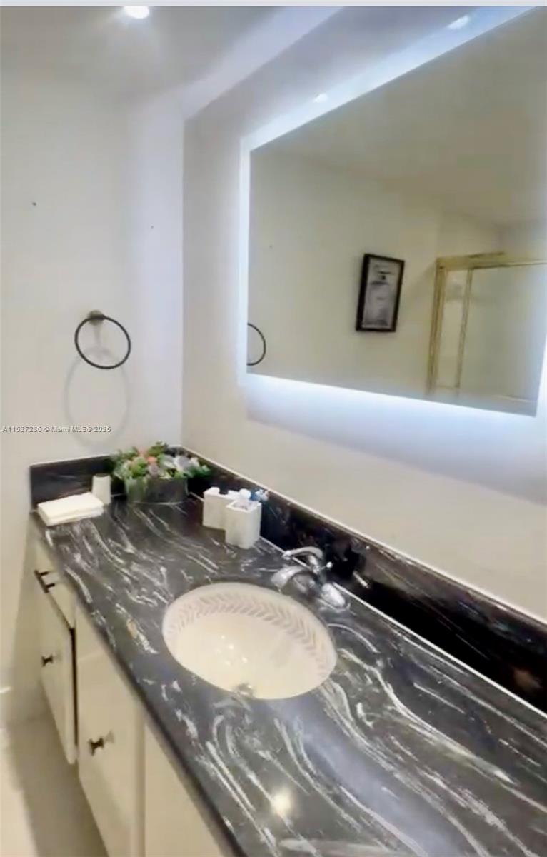 18071 Biscayne Blvd 1704, Aventura, Florida 33160, 2 Bedrooms Bedrooms, 1 Room Rooms,2 BathroomsBathrooms,Residential,For Sale,18071 Biscayne Blvd 1704,A11537286