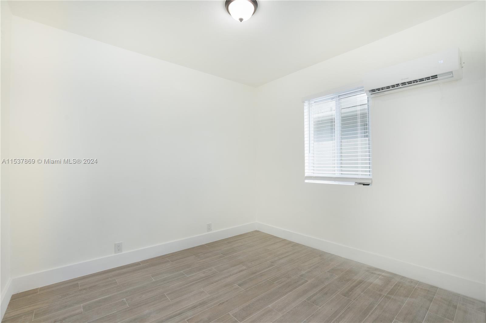 1818 Sherman St 1, Hollywood, Florida 33020, 2 Bedrooms Bedrooms, ,1 BathroomBathrooms,Residentiallease,For Rent,1818 Sherman St 1,A11537869