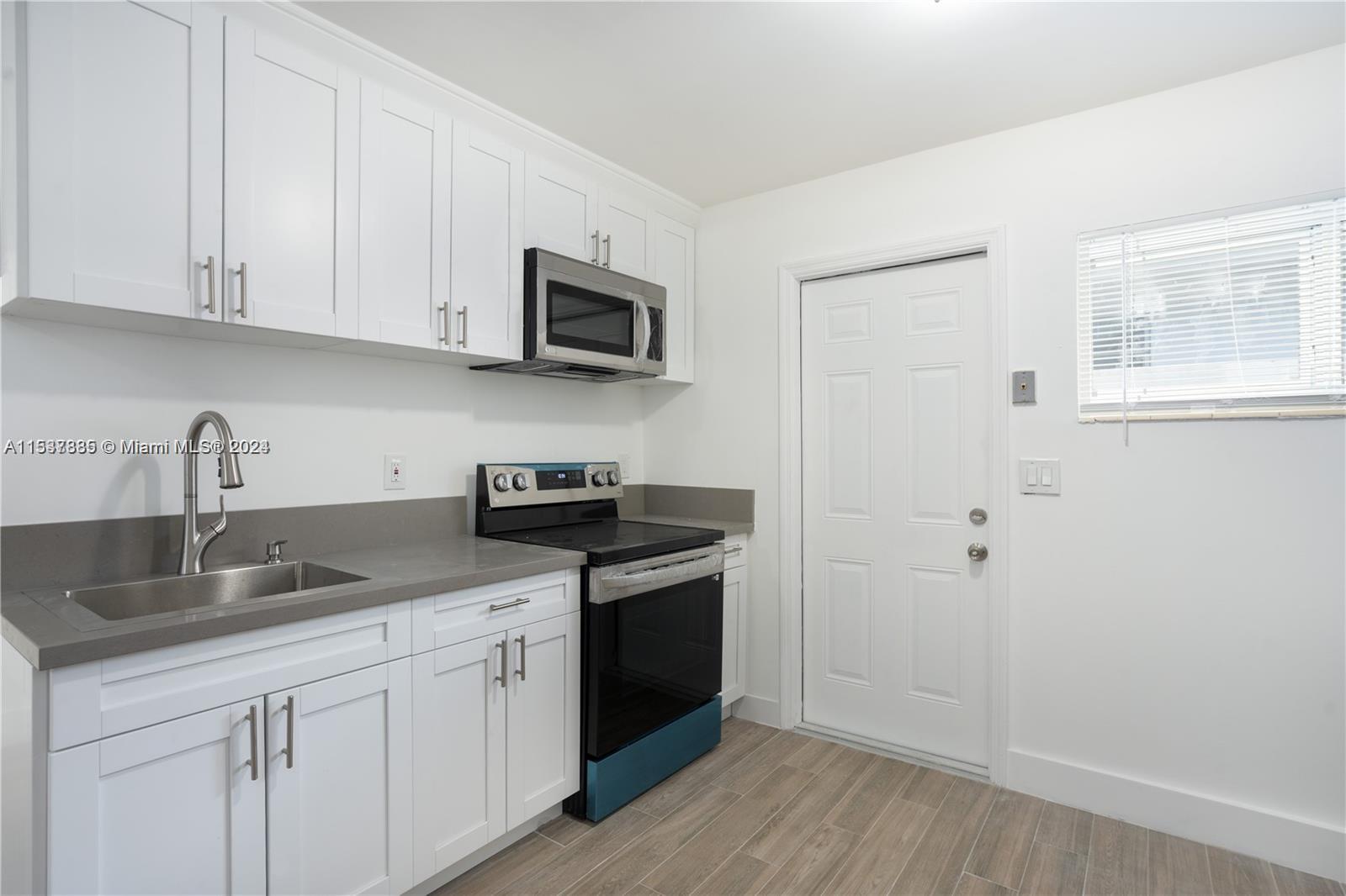 1818 Sherman St 2, Hollywood, Florida 33020, ,1 BathroomBathrooms,Residentiallease,For Rent,1818 Sherman St 2,A11537885