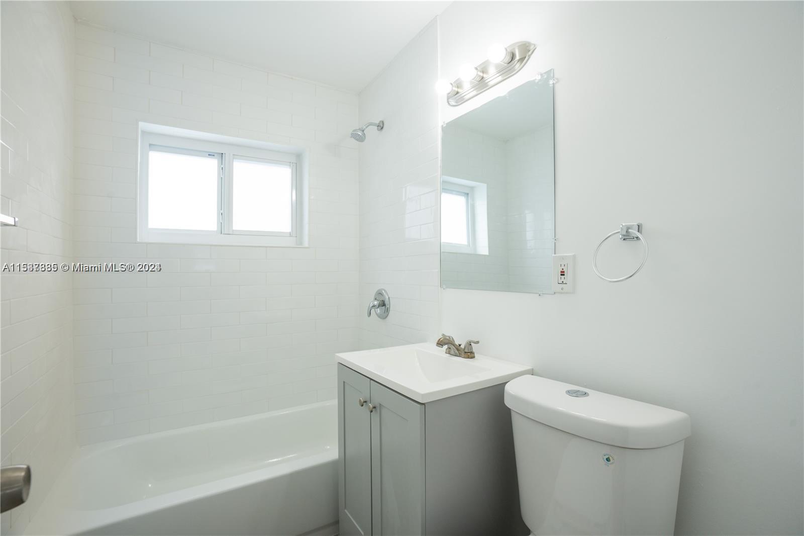 1818 Sherman St 2, Hollywood, Florida 33020, ,1 BathroomBathrooms,Residentiallease,For Rent,1818 Sherman St 2,A11537885