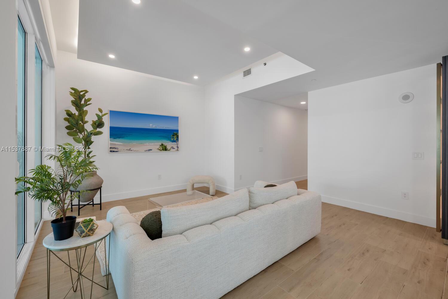 950 Brickell Bay Dr 201, Miami, Florida 33131, 2 Bedrooms Bedrooms, ,2 BathroomsBathrooms,Residentiallease,For Rent,950 Brickell Bay Dr 201,A11537887