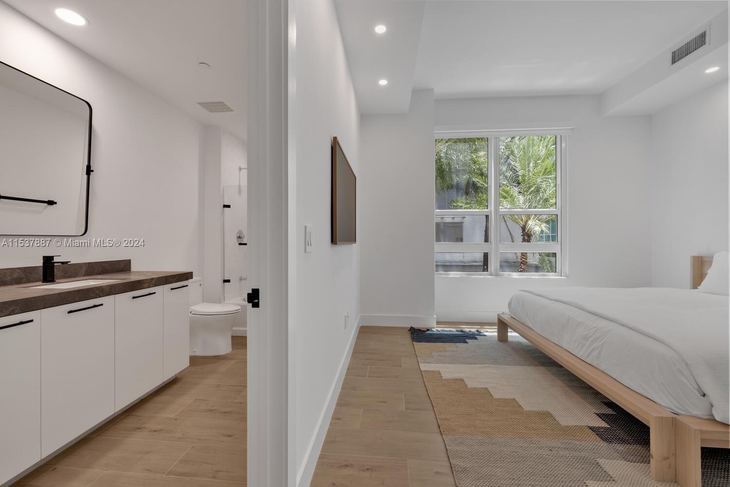 950 Brickell Bay Dr 201, Miami, Florida 33131, 2 Bedrooms Bedrooms, ,2 BathroomsBathrooms,Residentiallease,For Rent,950 Brickell Bay Dr 201,A11537887