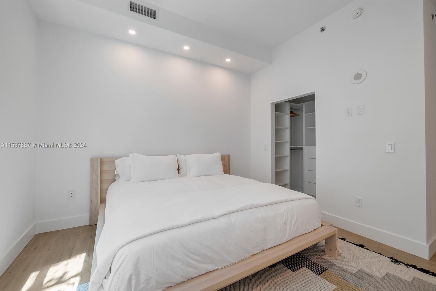 950 Brickell Bay Dr 201, Miami, Florida 33131, 2 Bedrooms Bedrooms, ,2 BathroomsBathrooms,Residentiallease,For Rent,950 Brickell Bay Dr 201,A11537887