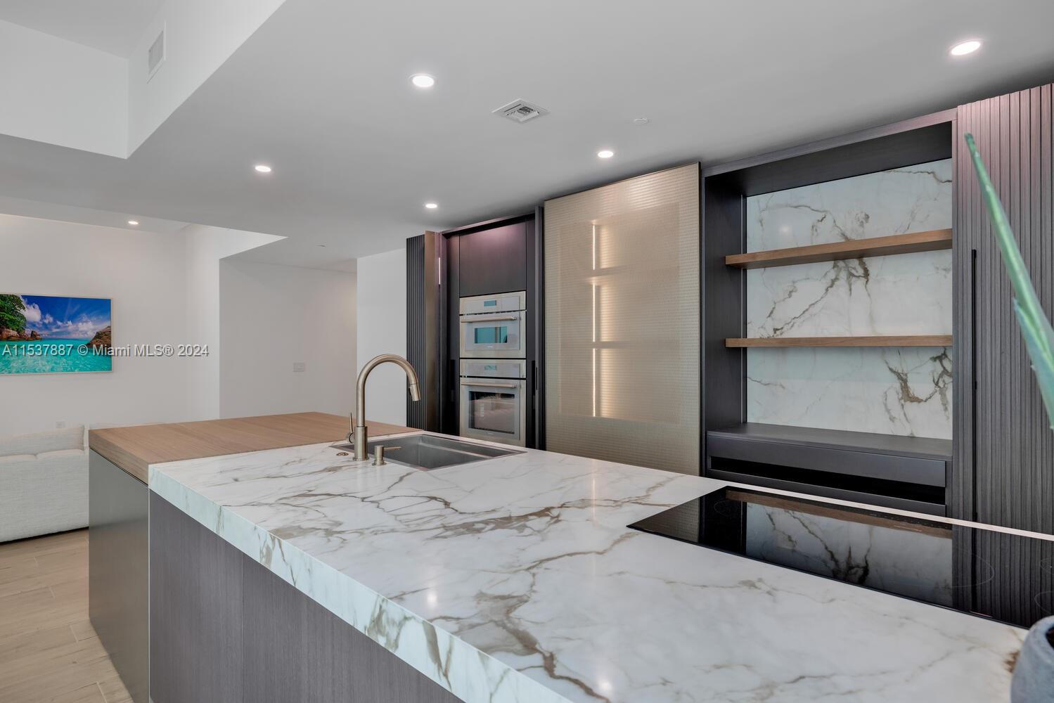 950 Brickell Bay Dr 201, Miami, Florida 33131, 2 Bedrooms Bedrooms, ,2 BathroomsBathrooms,Residentiallease,For Rent,950 Brickell Bay Dr 201,A11537887