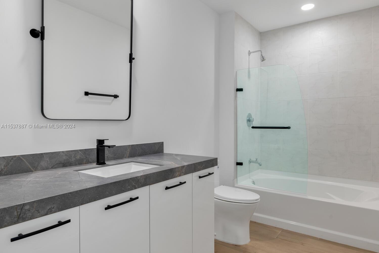 950 Brickell Bay Dr 201, Miami, Florida 33131, 2 Bedrooms Bedrooms, ,2 BathroomsBathrooms,Residentiallease,For Rent,950 Brickell Bay Dr 201,A11537887