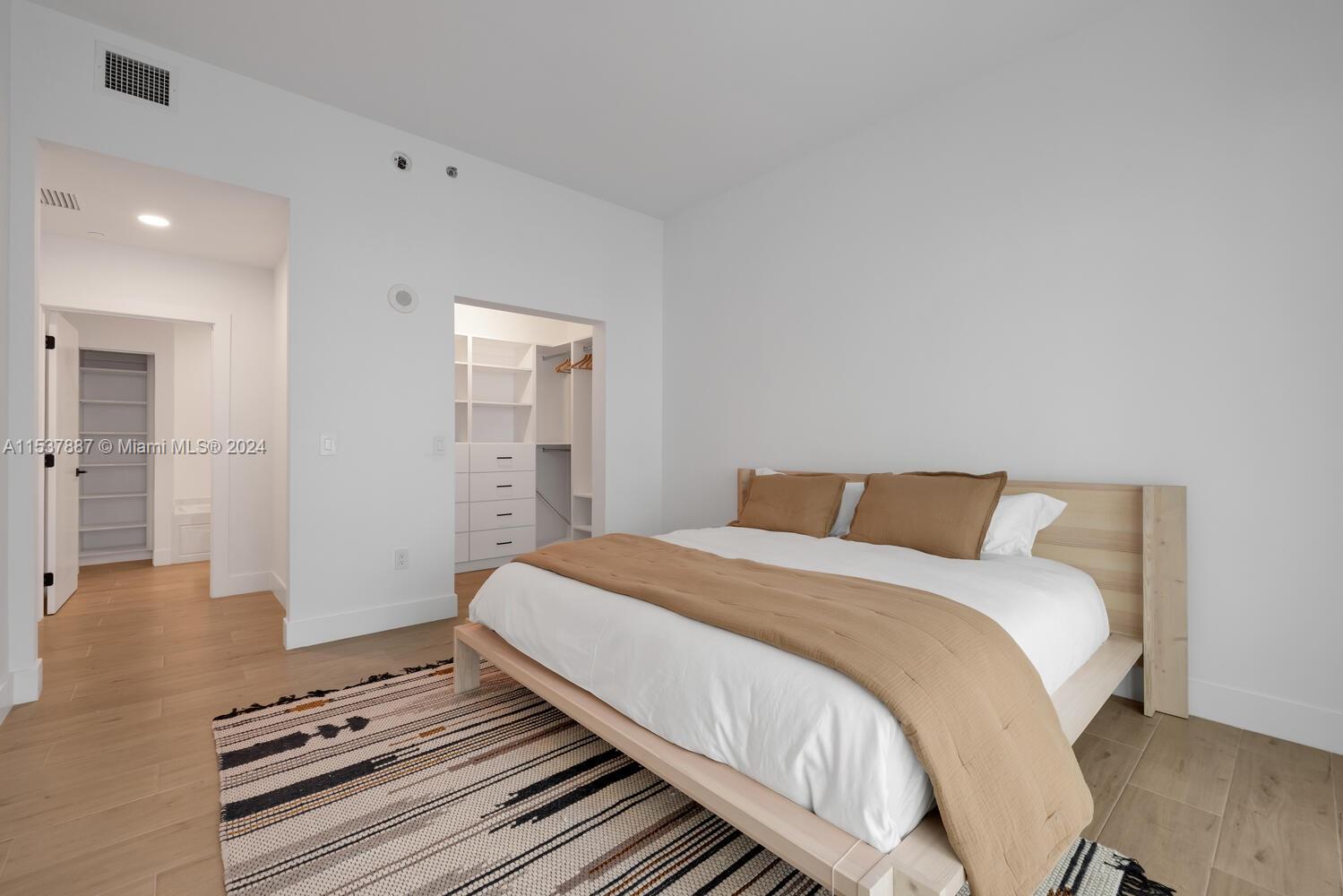 950 Brickell Bay Dr 201, Miami, Florida 33131, 2 Bedrooms Bedrooms, ,2 BathroomsBathrooms,Residentiallease,For Rent,950 Brickell Bay Dr 201,A11537887