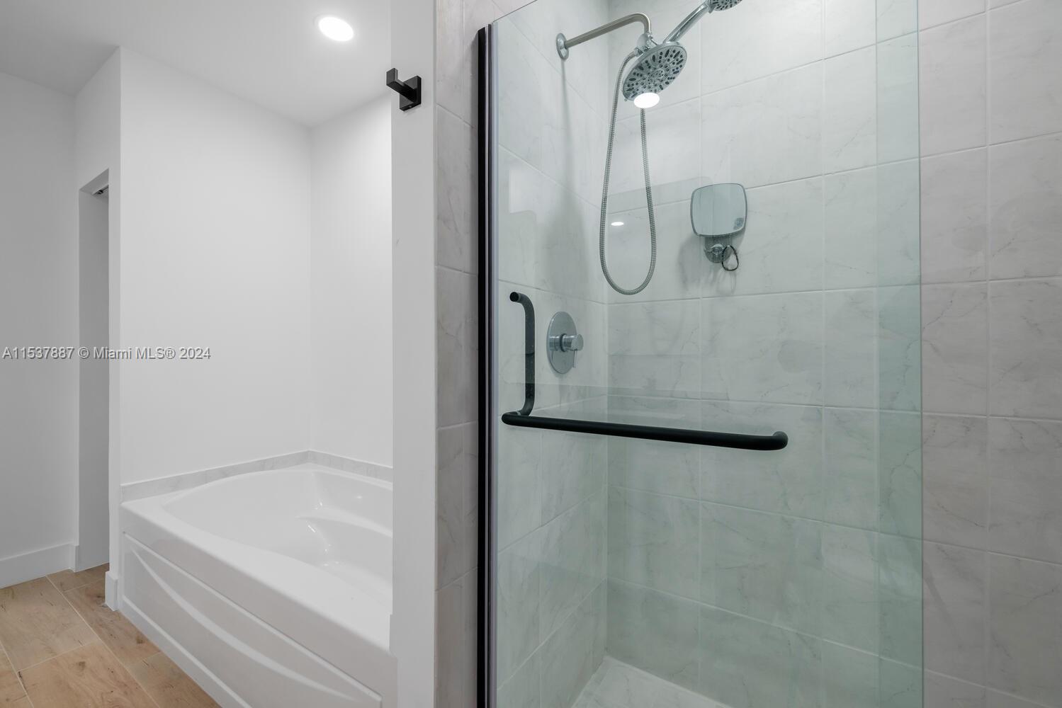 950 Brickell Bay Dr 201, Miami, Florida 33131, 2 Bedrooms Bedrooms, ,2 BathroomsBathrooms,Residentiallease,For Rent,950 Brickell Bay Dr 201,A11537887