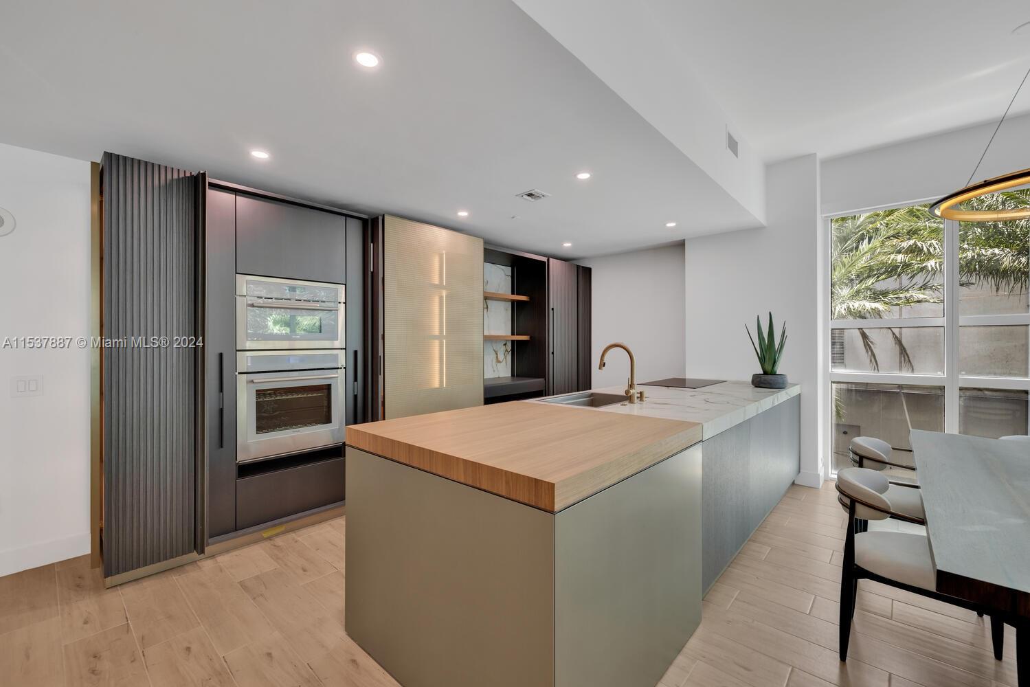 950 Brickell Bay Dr 201, Miami, Florida 33131, 2 Bedrooms Bedrooms, ,2 BathroomsBathrooms,Residentiallease,For Rent,950 Brickell Bay Dr 201,A11537887