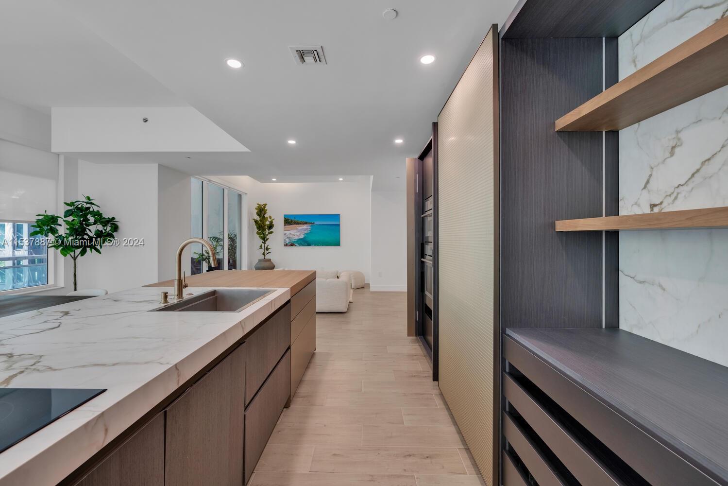 950 Brickell Bay Dr 201, Miami, Florida 33131, 2 Bedrooms Bedrooms, ,2 BathroomsBathrooms,Residentiallease,For Rent,950 Brickell Bay Dr 201,A11537887