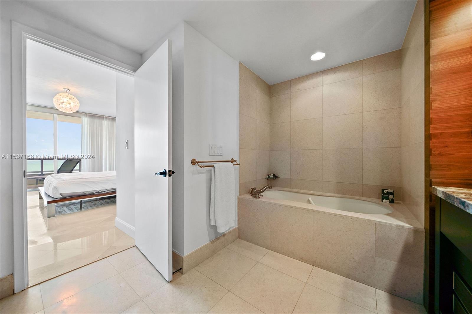 6799 Collins Ave PH04, Miami Beach, Florida 33141, 2 Bedrooms Bedrooms, ,2 BathroomsBathrooms,Residentiallease,For Rent,6799 Collins Ave PH04,A11537168