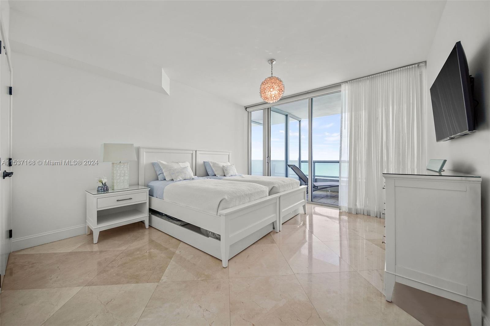 6799 Collins Ave PH04, Miami Beach, Florida 33141, 2 Bedrooms Bedrooms, ,2 BathroomsBathrooms,Residentiallease,For Rent,6799 Collins Ave PH04,A11537168