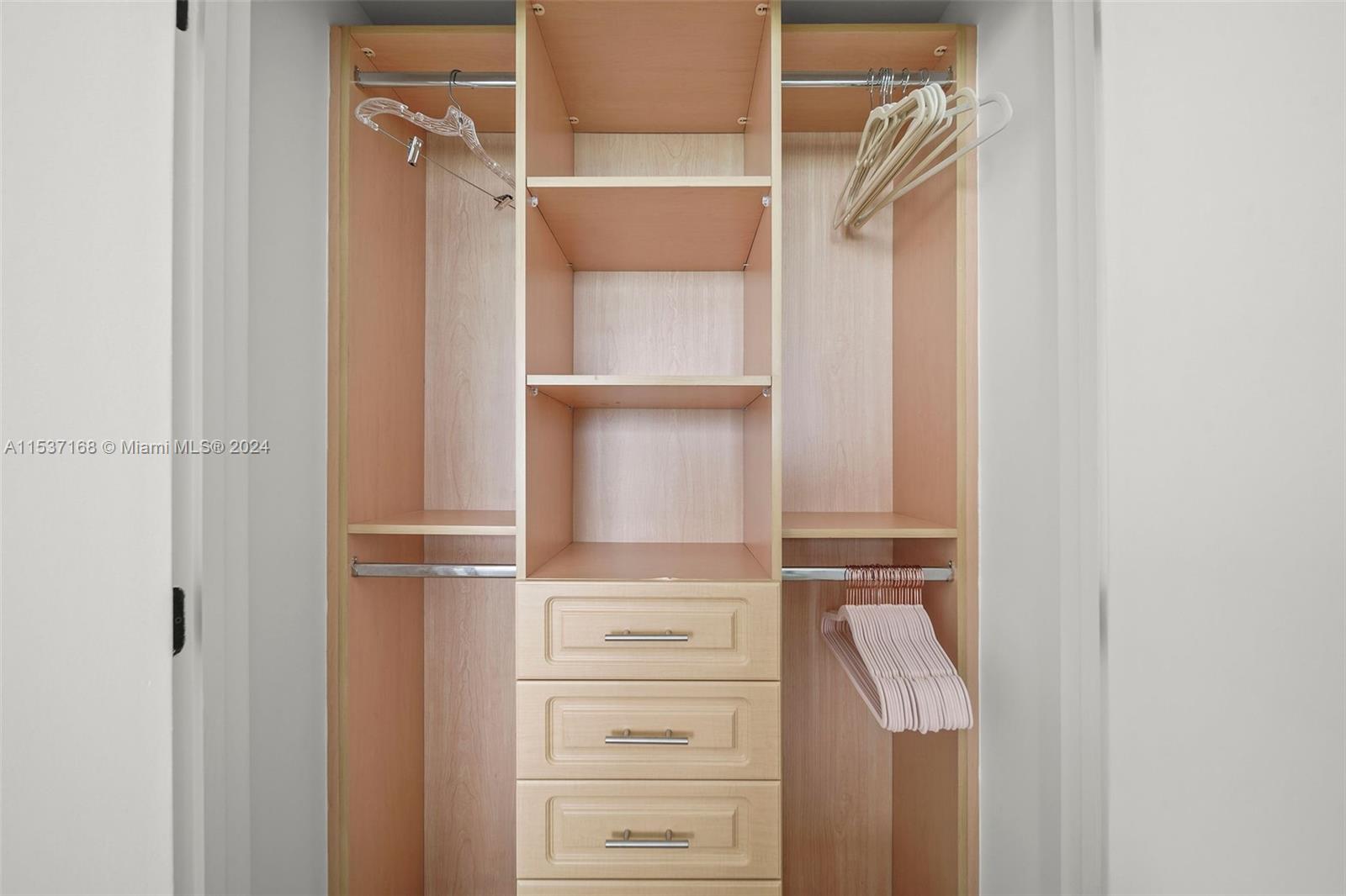 6799 Collins Ave PH04, Miami Beach, Florida 33141, 2 Bedrooms Bedrooms, ,2 BathroomsBathrooms,Residentiallease,For Rent,6799 Collins Ave PH04,A11537168