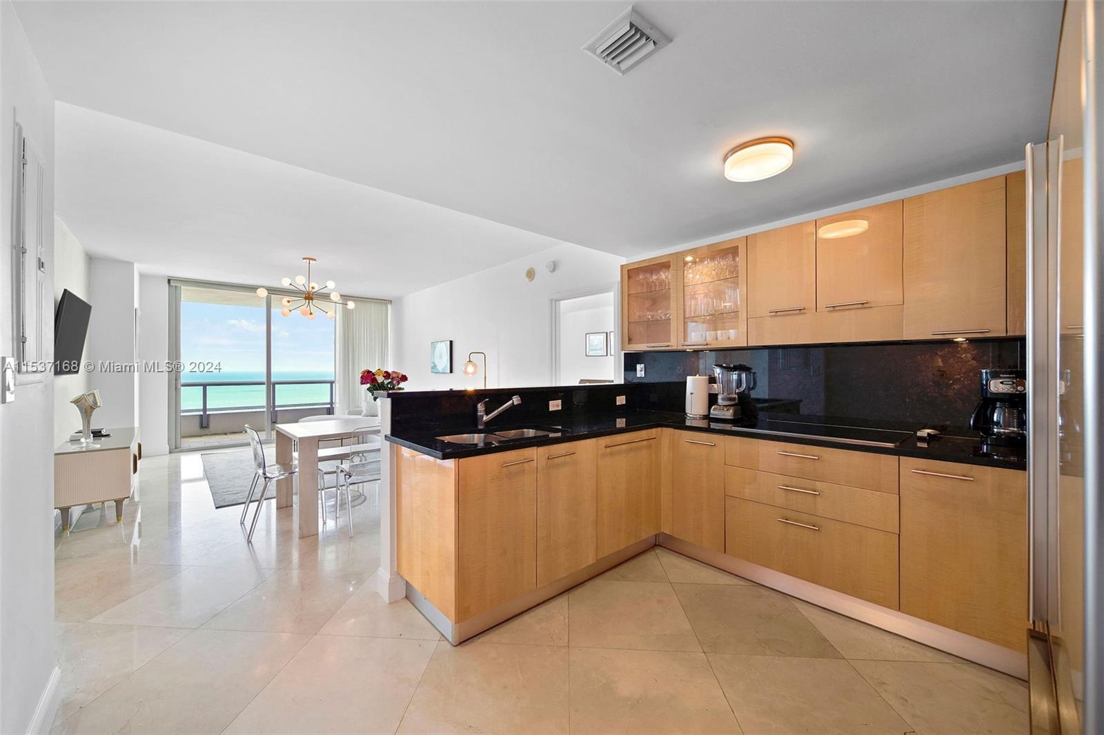 6799 Collins Ave PH04, Miami Beach, Florida 33141, 2 Bedrooms Bedrooms, ,2 BathroomsBathrooms,Residentiallease,For Rent,6799 Collins Ave PH04,A11537168