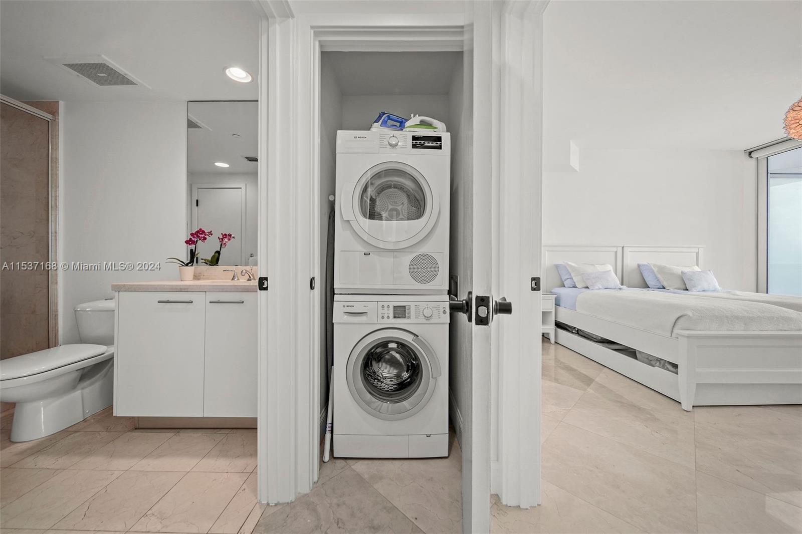 6799 Collins Ave PH04, Miami Beach, Florida 33141, 2 Bedrooms Bedrooms, ,2 BathroomsBathrooms,Residentiallease,For Rent,6799 Collins Ave PH04,A11537168