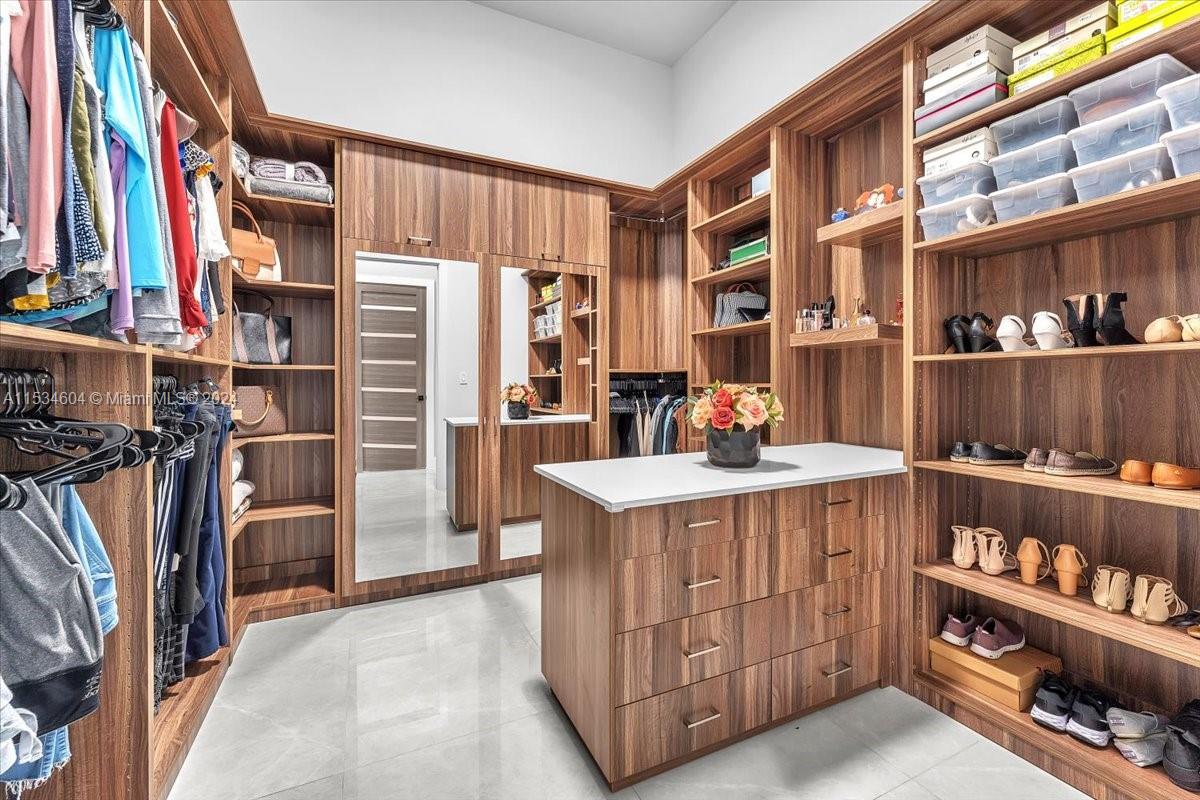 18900 49th St, Southwest Ranches, FL, 33332 United States, 5 Bedrooms Bedrooms, ,6 BathroomsBathrooms,Residential,For Sale,49th St,A11534604