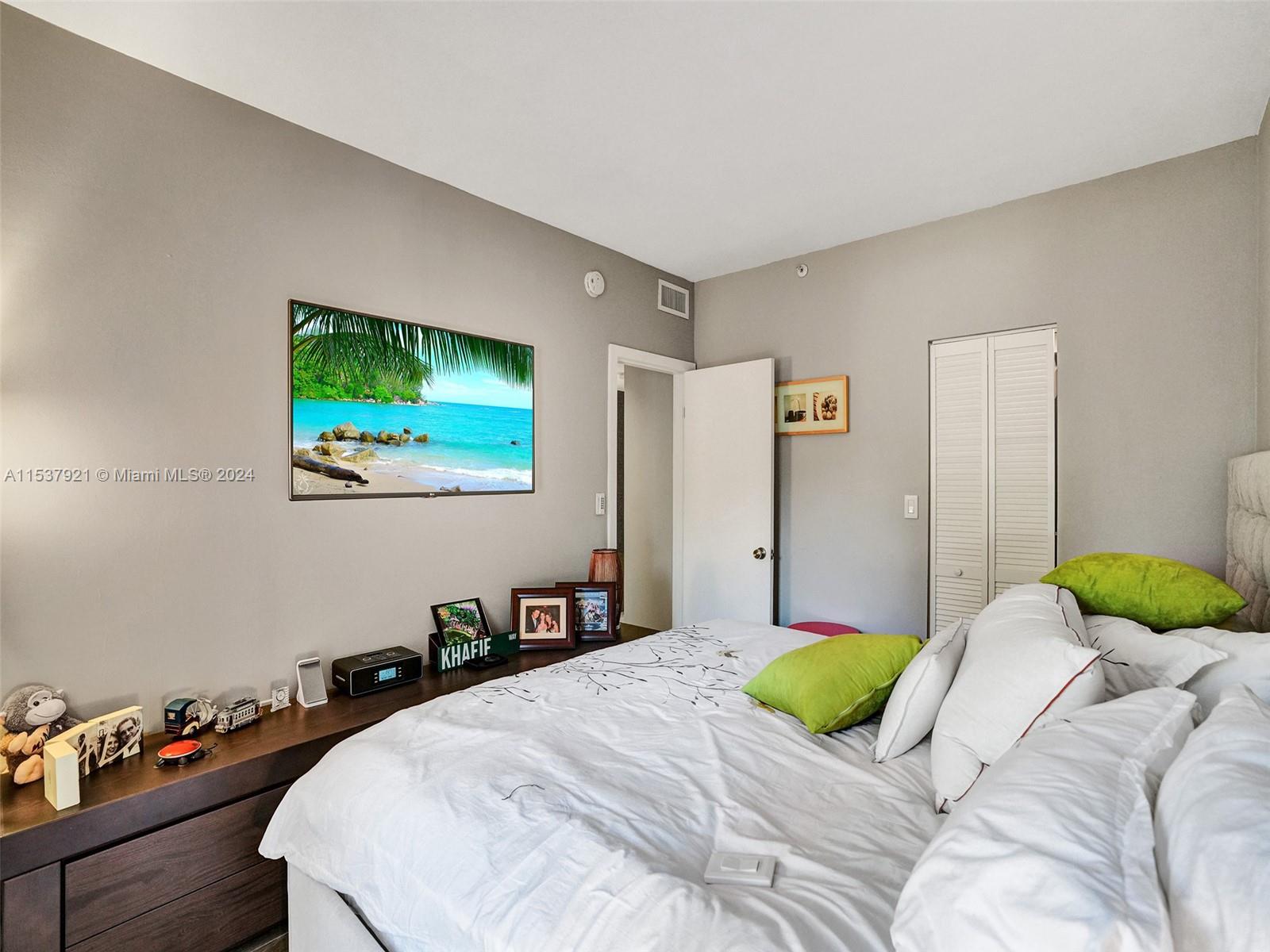 450 W poinciana island 1612, Sunny Isles Beach, Florida 33160, 3 Bedrooms Bedrooms, ,4 BathroomsBathrooms,Residential,For Sale,450 W poinciana island 1612,A11537921